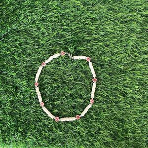 Vintage Y2K White Puka Shell and Pink Flowers Necklace Tropical Kawaii Beach 90s